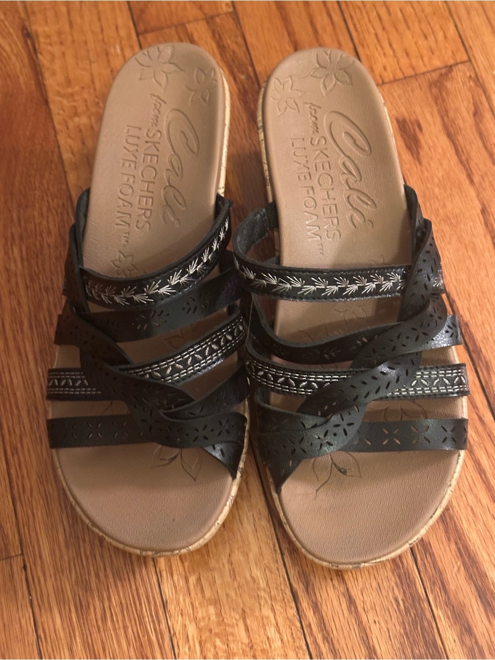 Skechers Women's Black Strappy Luxe Foam Sandals